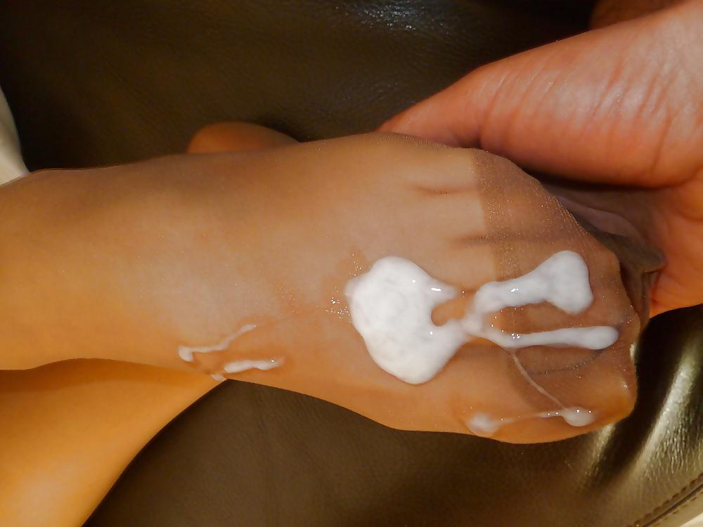 11P I LOVE FOOTJOB