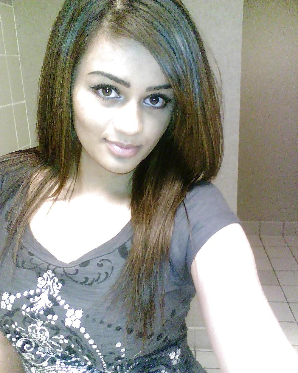 5P Sexy pakistani girl