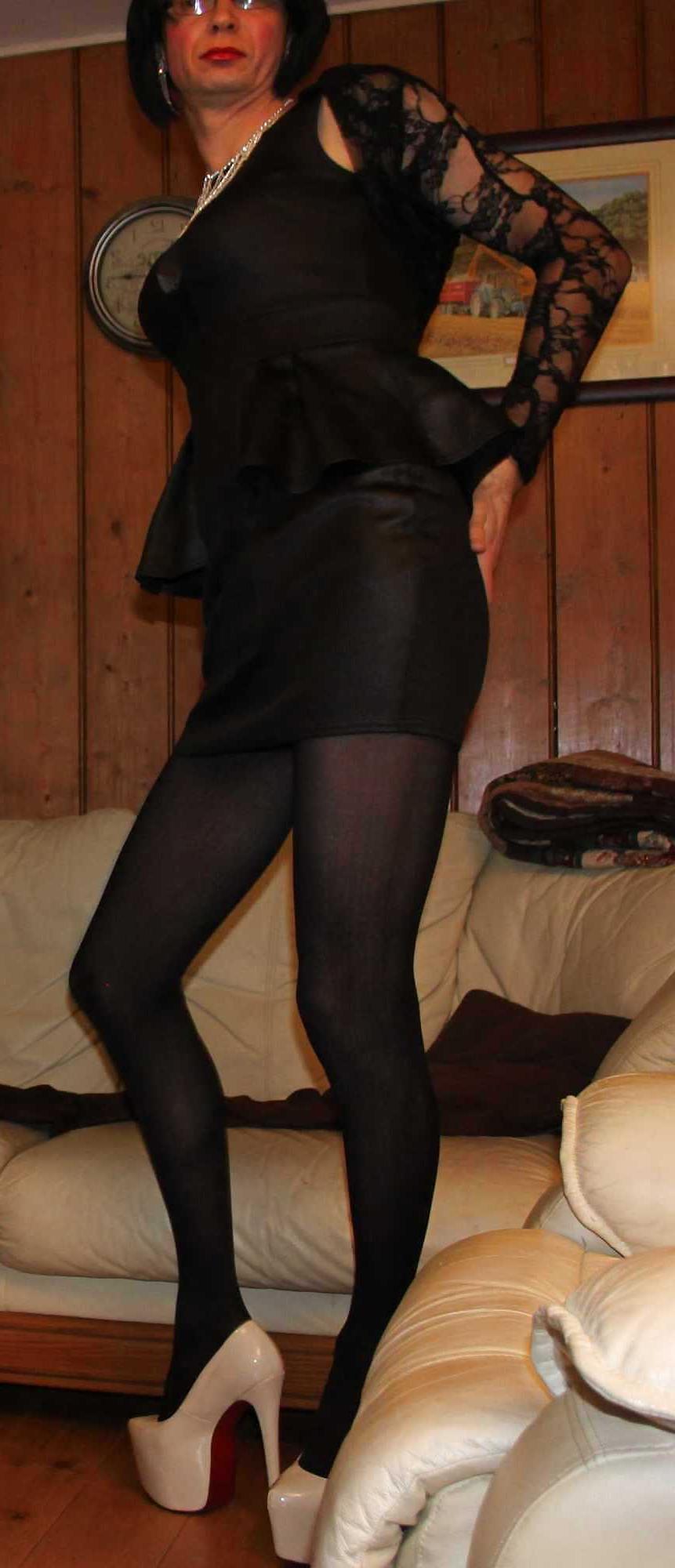 15P Little black dress