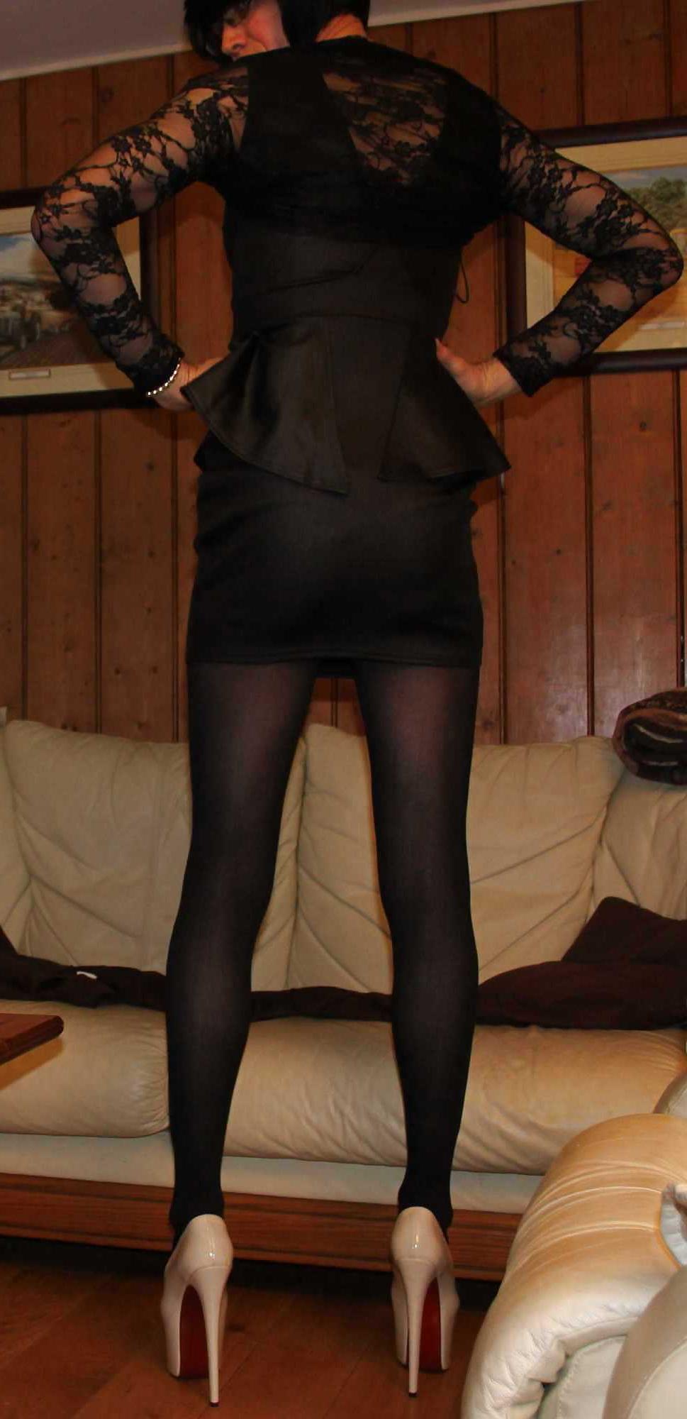 15P Little black dress