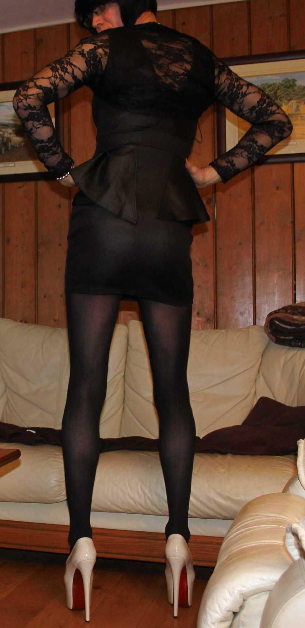 15P Little black dress