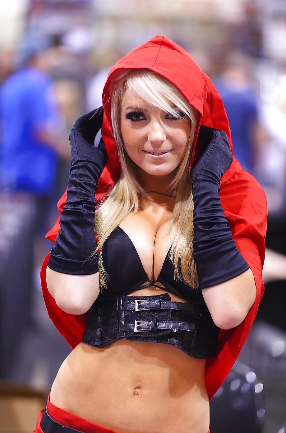 25P Hot Cosplay Slut Jessica Nigri