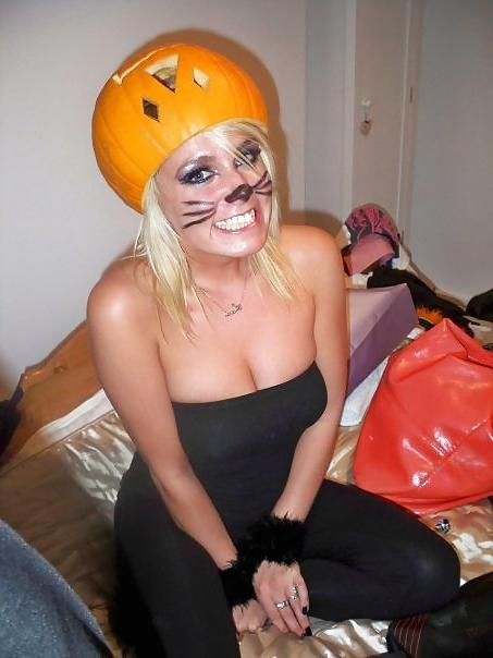 25P Slutz in fancy dress 3