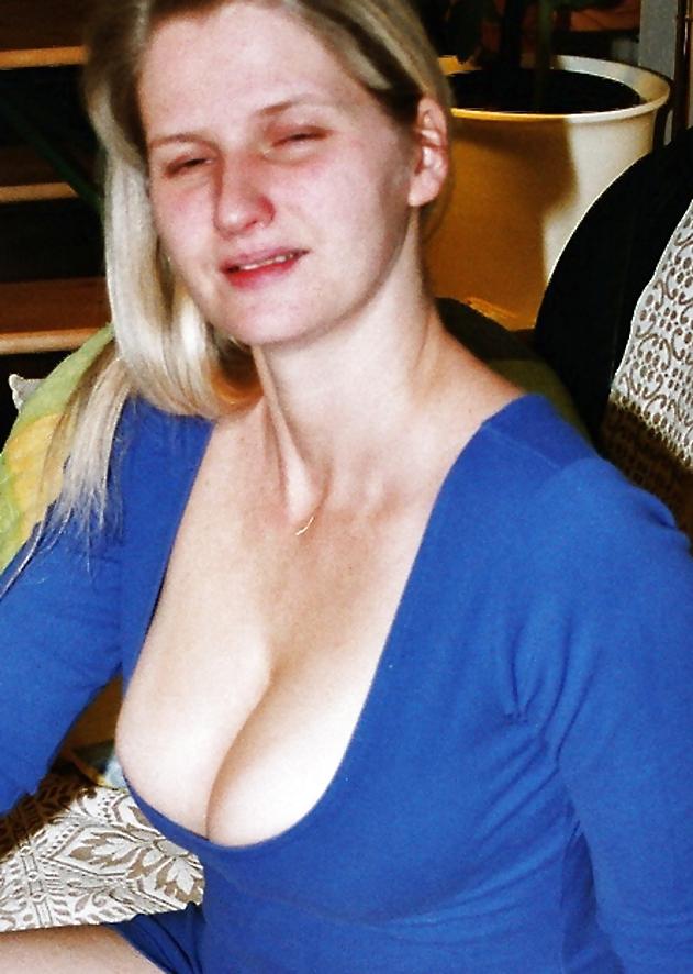 15P SAG - Wife's Boobs Deep Cleavage Blue Dress & Pink Pumps 02