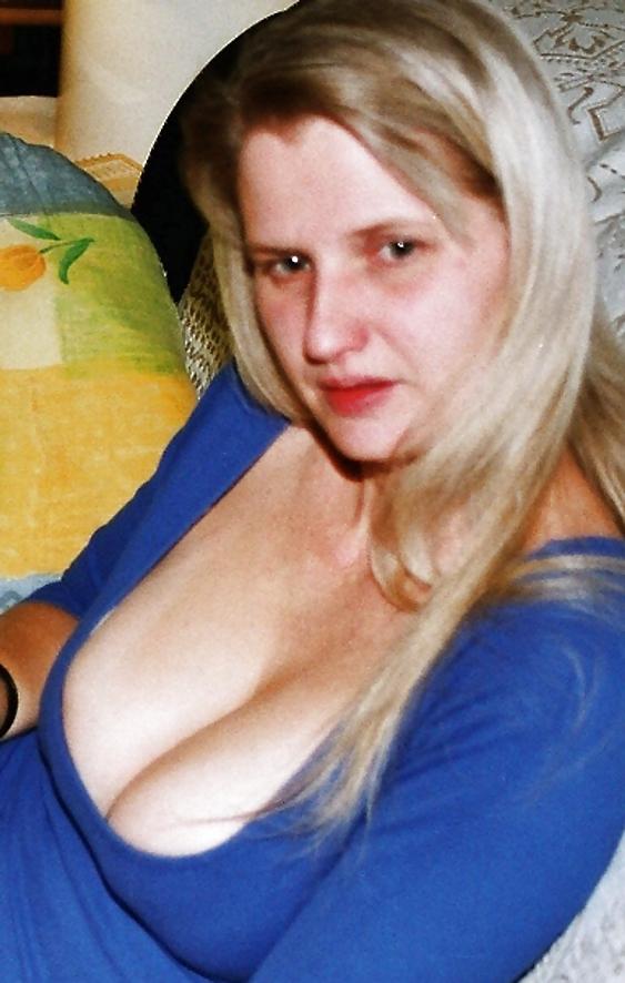 15P SAG - Wife's Boobs Deep Cleavage Blue Dress & Pink Pumps 02