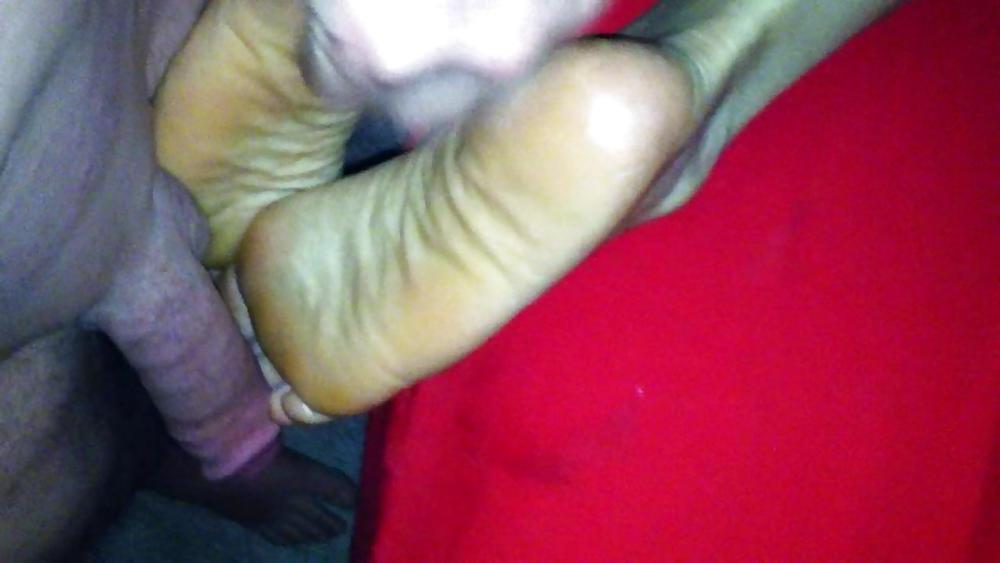 25P Montagabend-Footjob