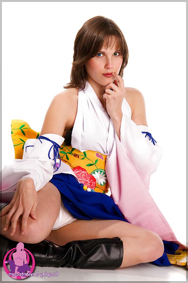 25P Cosplay - Final Fantasy - Yuna - Summoner