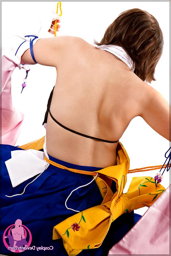 25P Cosplay - Final Fantasy - Yuna - Summoner