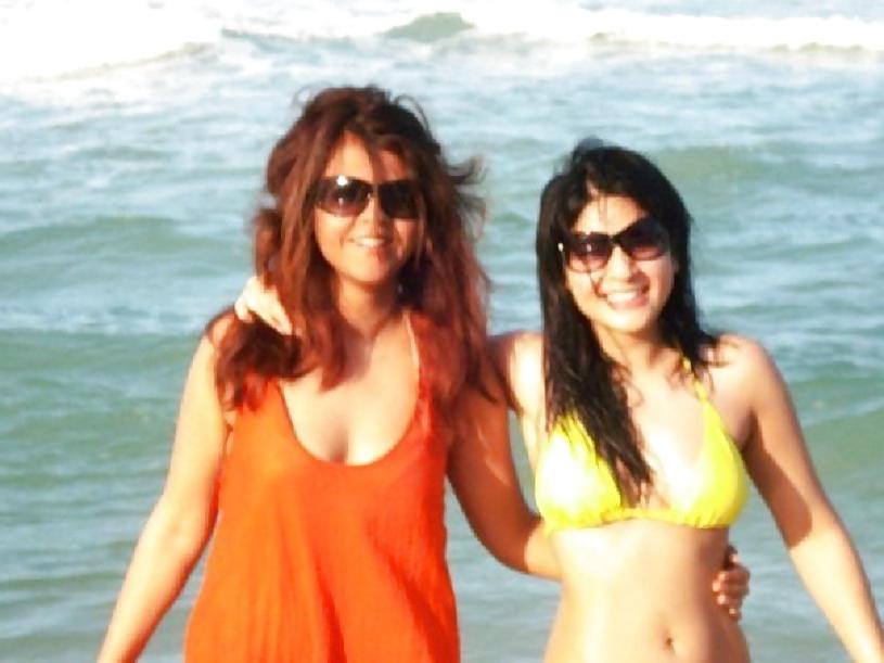 25P Hot Pakistani Slut Aesha, a treat for Big Black Cocks