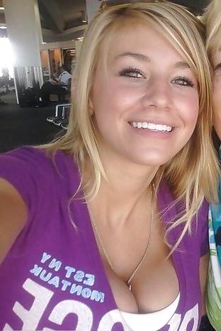 24P Busty Tits & Perfect Body - Hooters Girl, Danielle Houghton 