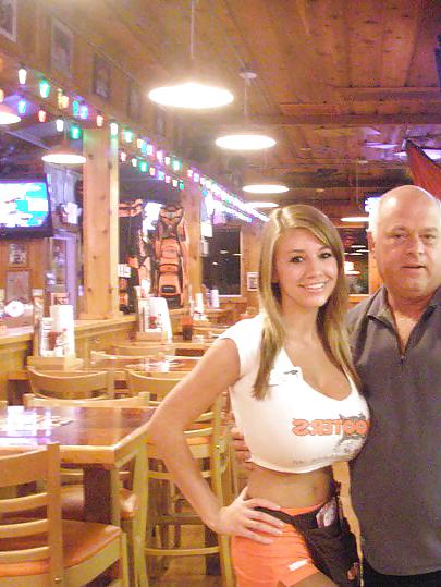 24P Busty Tits & Perfect Body - Hooters Girl, Danielle Houghton 