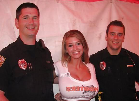 24P Busty Tits & Perfect Body - Hooters Girl, Danielle Houghton 