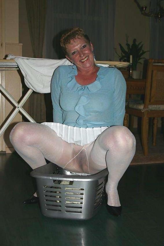 25P Mature pantyhose 2