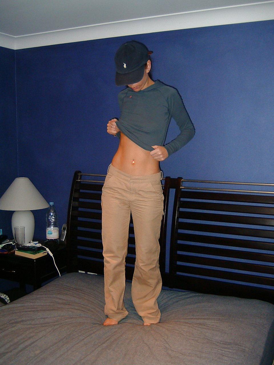 20P Nice body!...blue walls