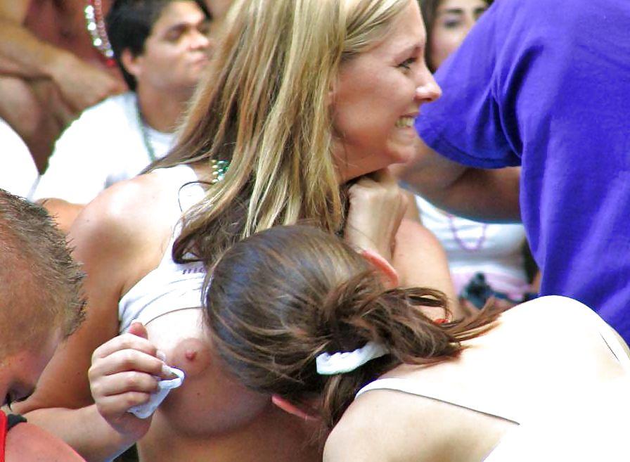 20P Lots of uncovered boobs in this forest