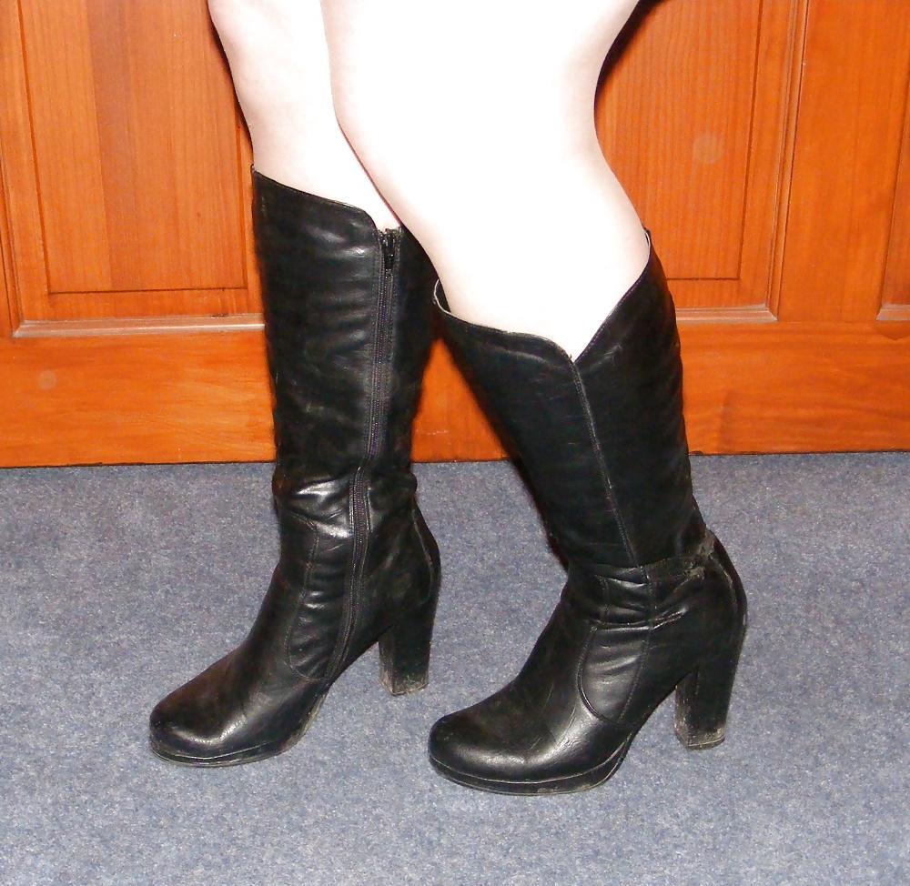 25P Blue dress and black boots