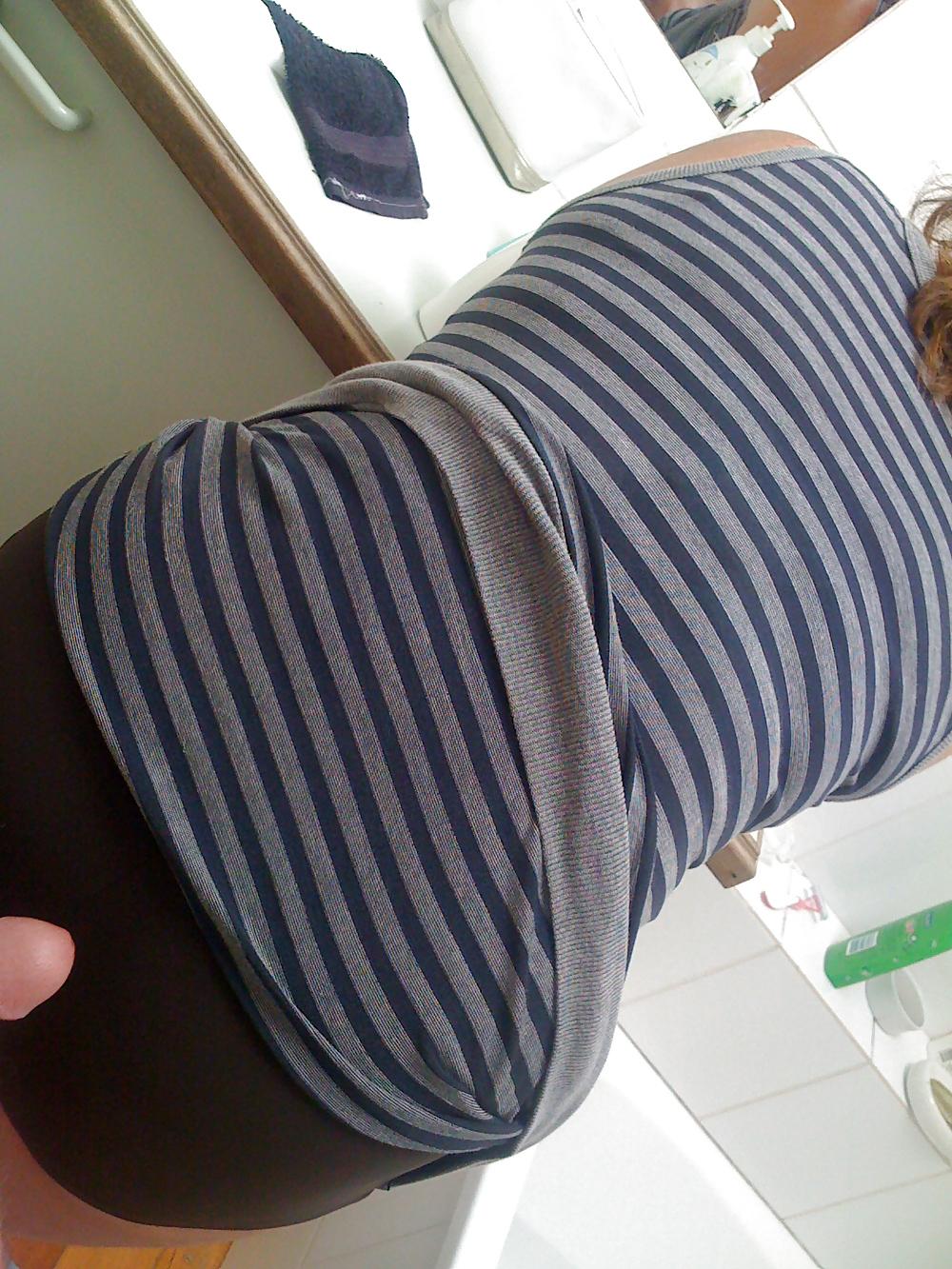 25P Lifting Michelle's tight dress and wanking 