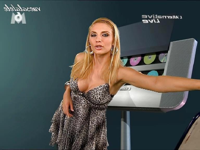 25P French Tv Host i would like to fuck 