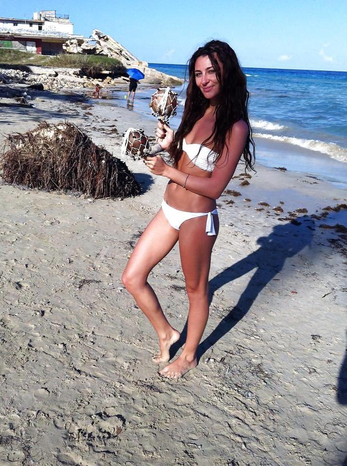 21P Teen Bitches - Comment dirty which one u wanna see nude ?