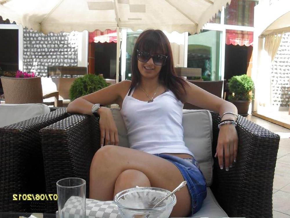 12P Serbian girl: bojana