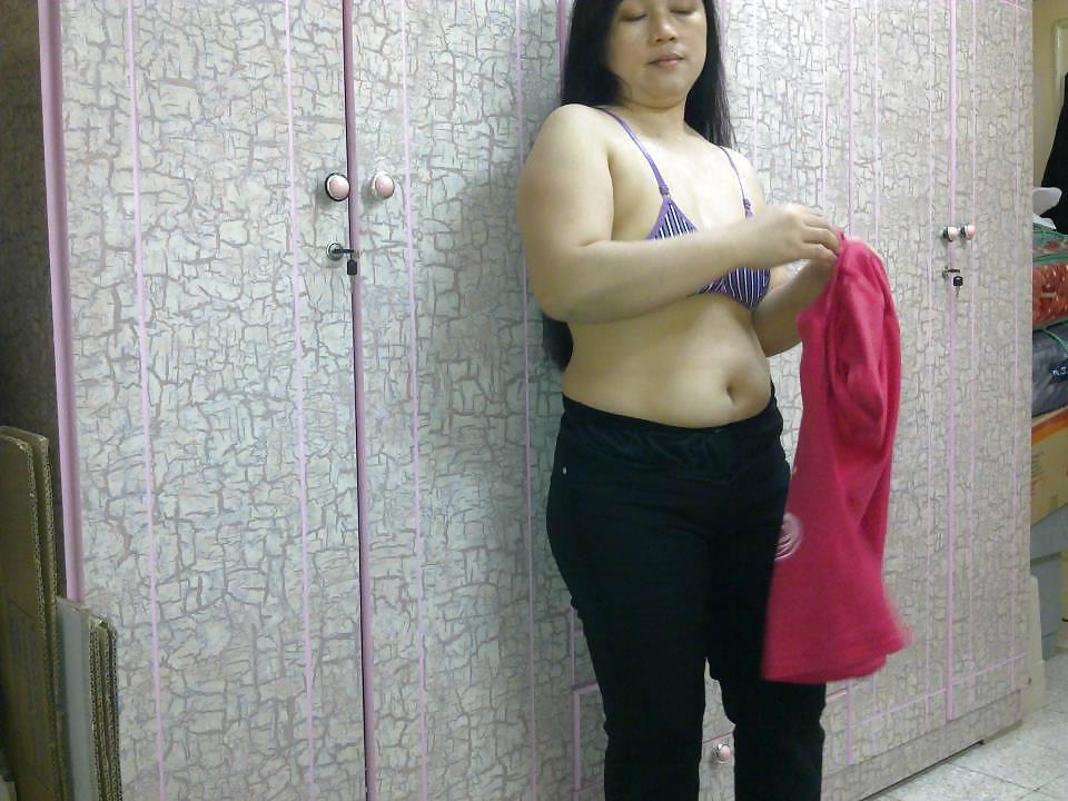 20P Juliet delrosario take off red dress