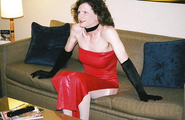 13P Red dress at hyatt