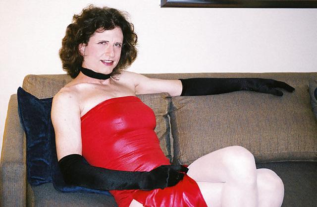 13P Red dress at hyatt