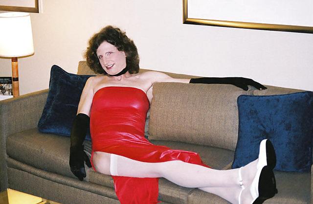 13P Red dress at hyatt