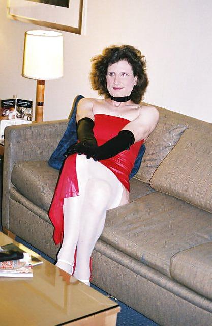 13P Red dress at hyatt