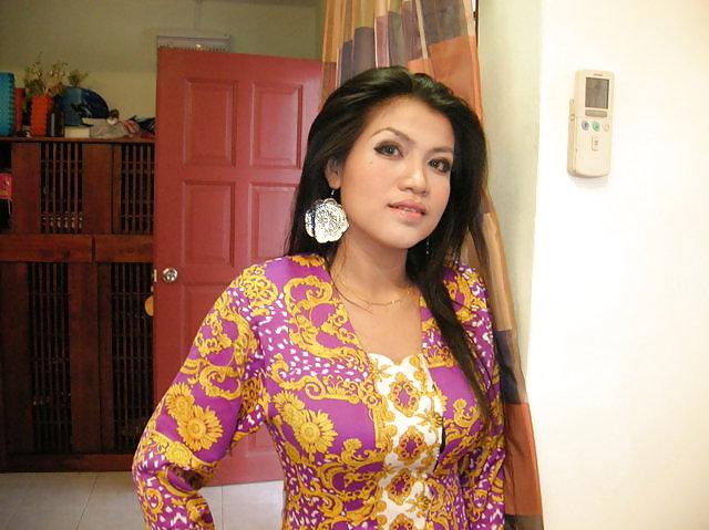 25P Malay akak & Awek