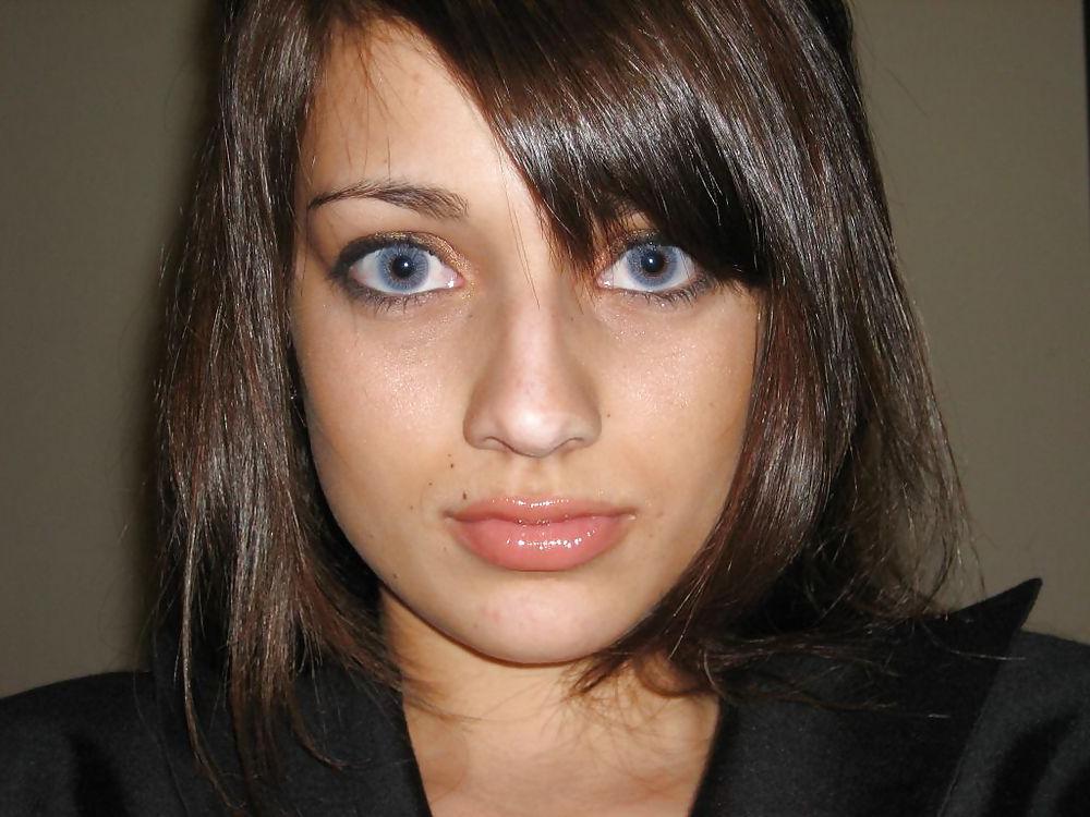 21P BLUE EYES