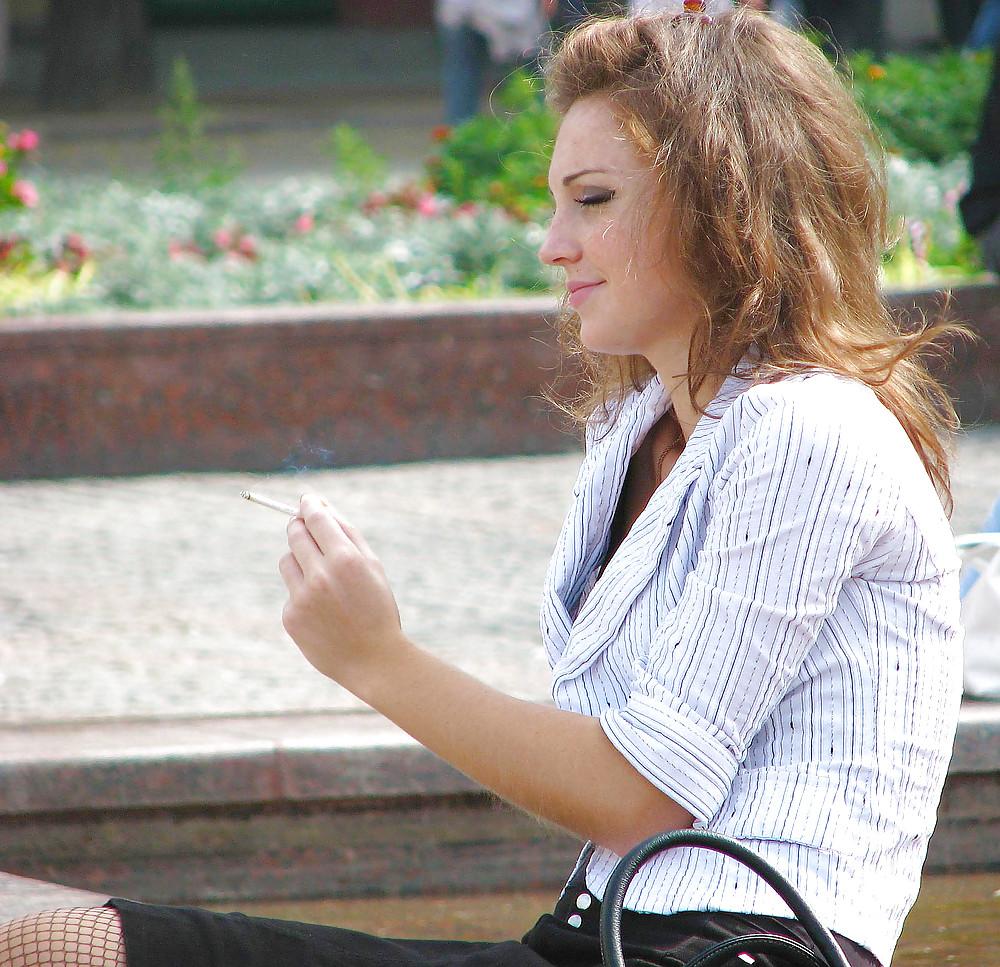 19P In The Streets 050th Anniversary, Smoking Lipgloss Beauty