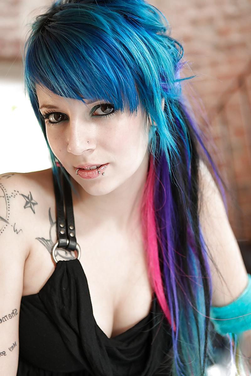 25P Punk hottie with great body and beautiful ass