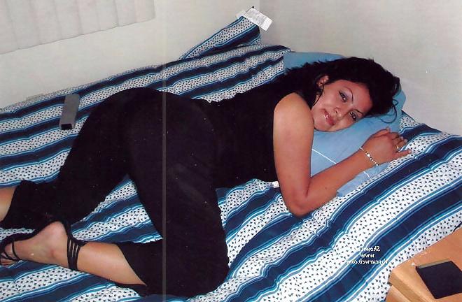 9P Thick latina milf