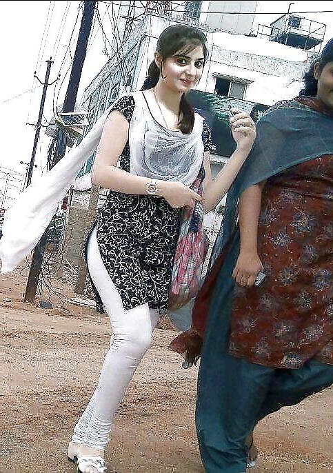 24P Pakistani sexy ladies