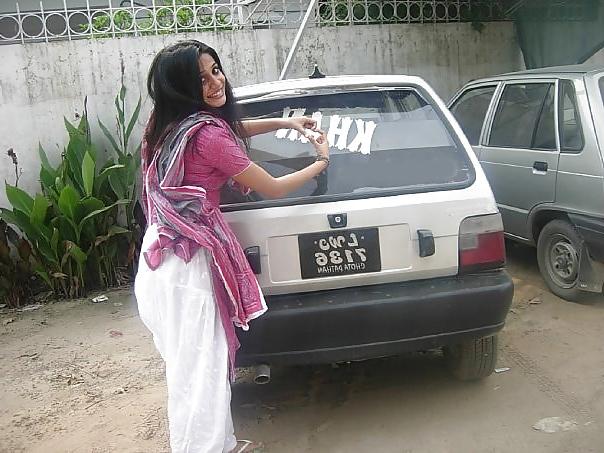 24P Pakistani sexy ladies