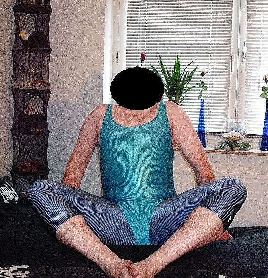 11P Swimsuit badeanzug und leggins