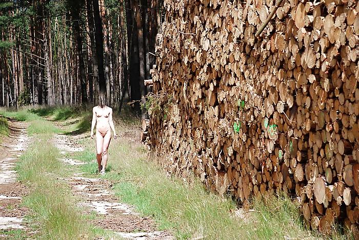13P Geiler wald spaziergang horny walk through the forest