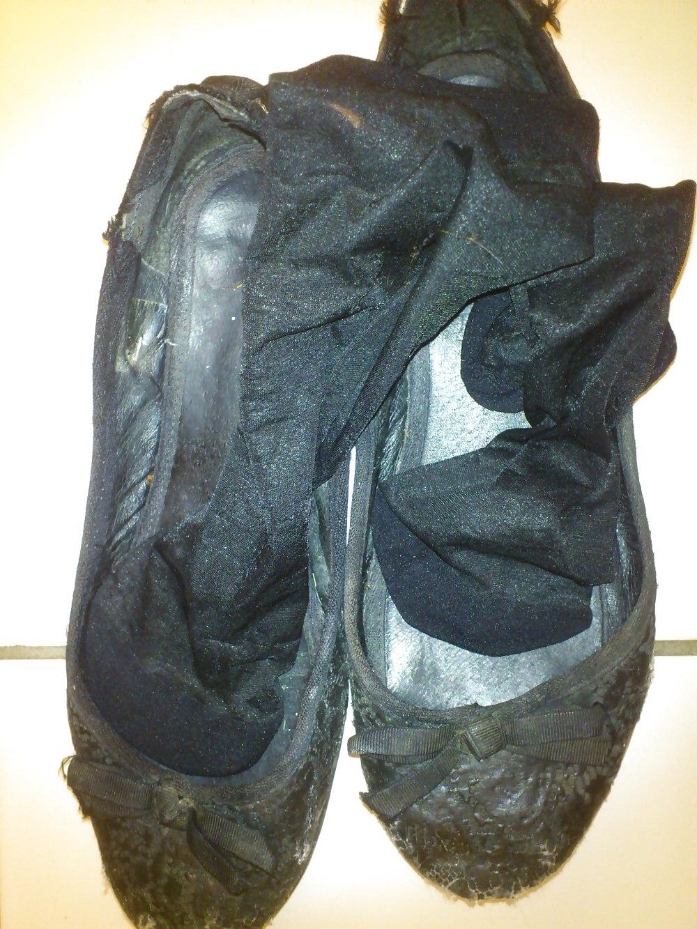 5P Girlfriend dirty and smelly black nylon socks cum