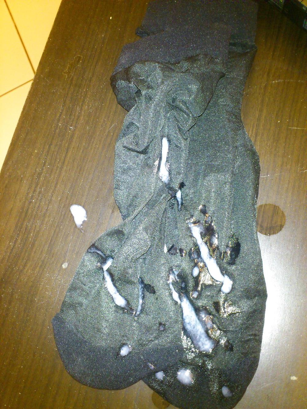 5P Girlfriend dirty and smelly black nylon socks cum