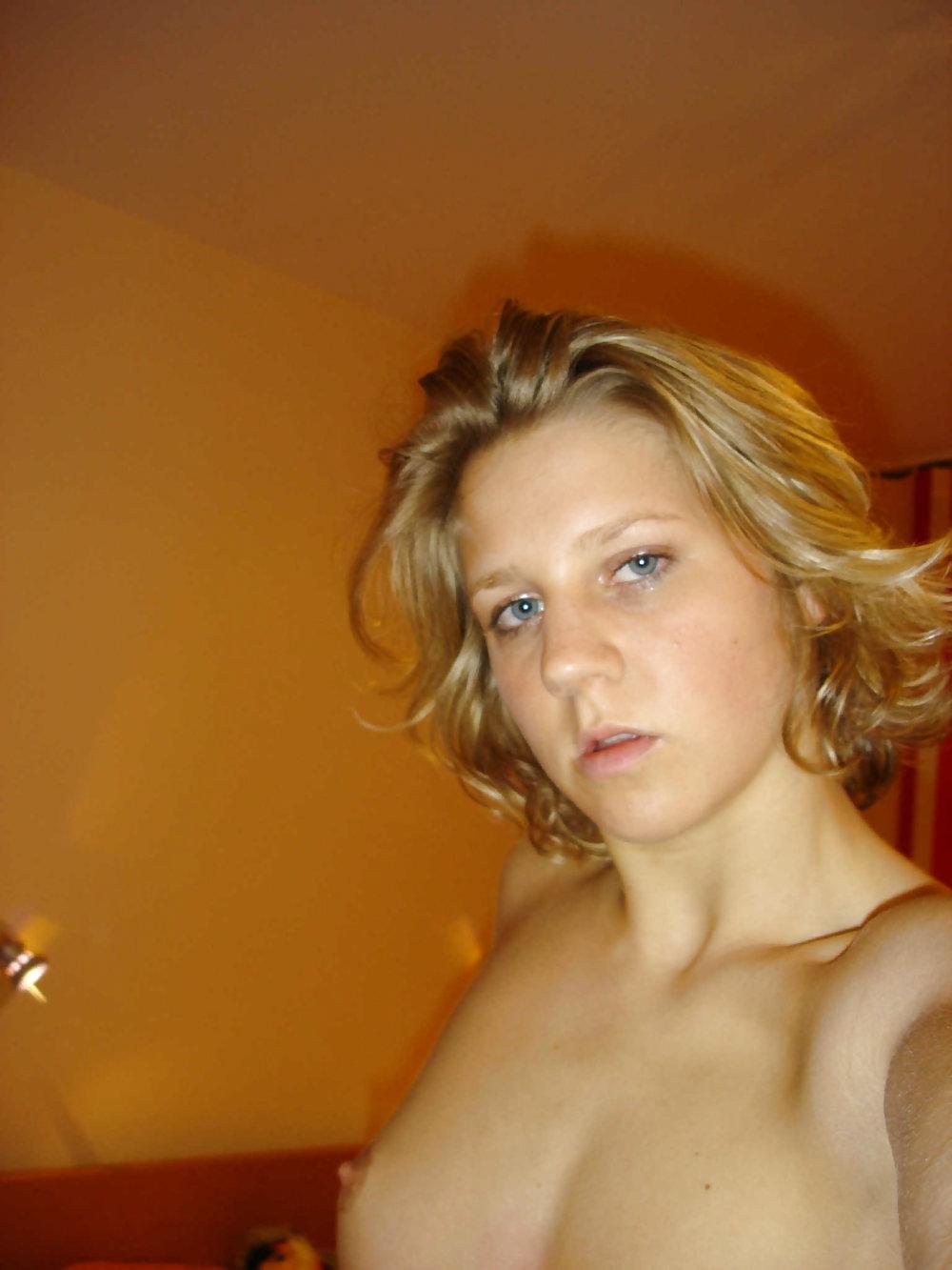 25P Perfect Little Cockteaser Dildo Fun