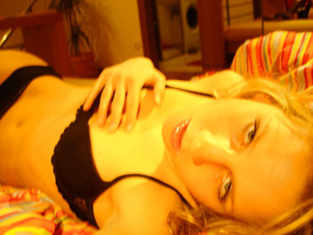 25P Perfect Little Cockteaser Dildo Fun