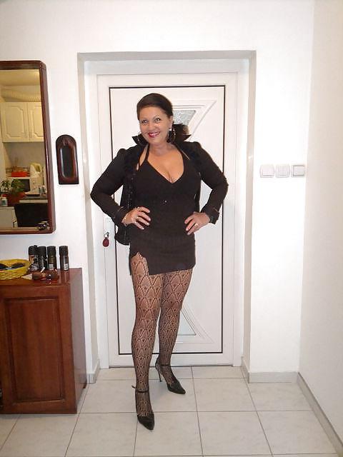 25P Serbian slut