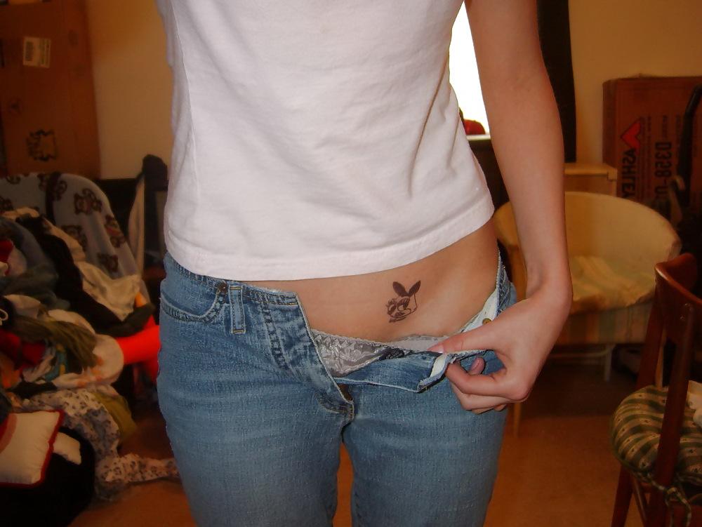 25P Nice Brunet cets all dirty for the camera..:D