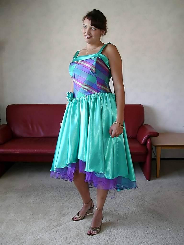 15P Satin-Partykleid