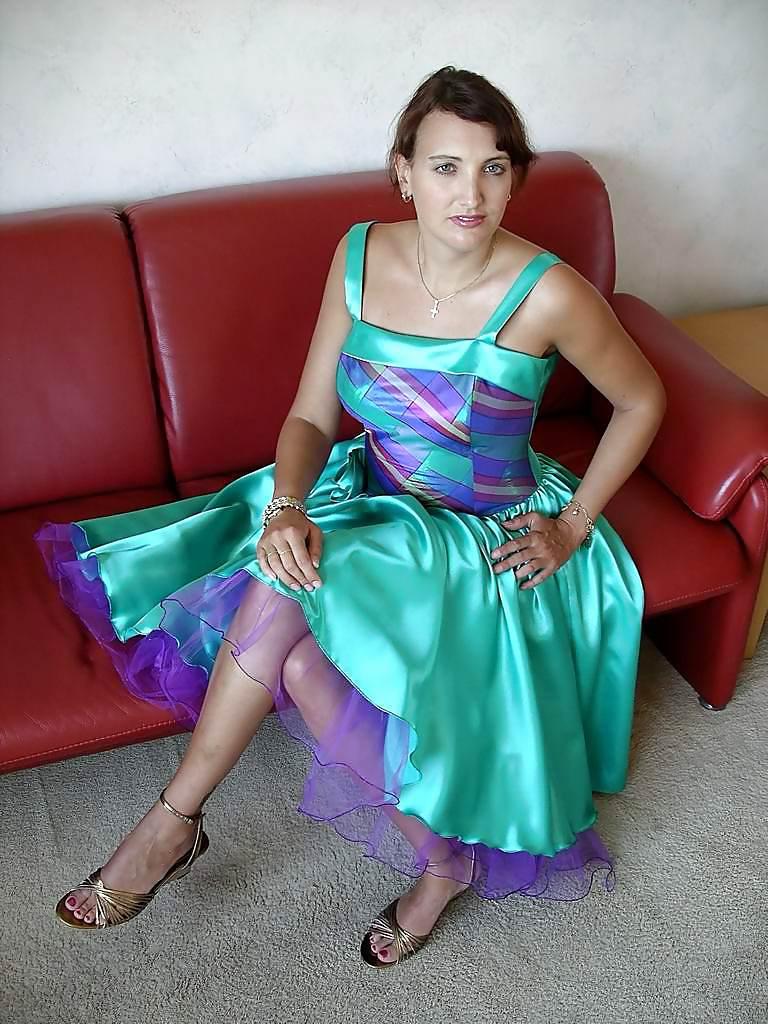 15P Satin-Partykleid