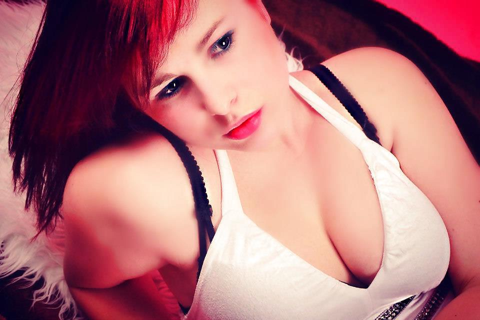 23P Sexy Dutch babe Remy. Dirty comments please?