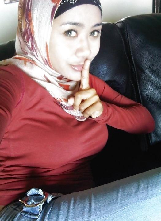25P Malay awek artis & akak 