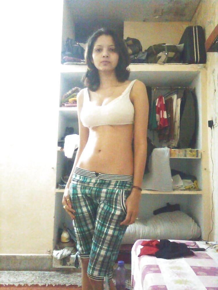 25P Pakistani call girl Asma