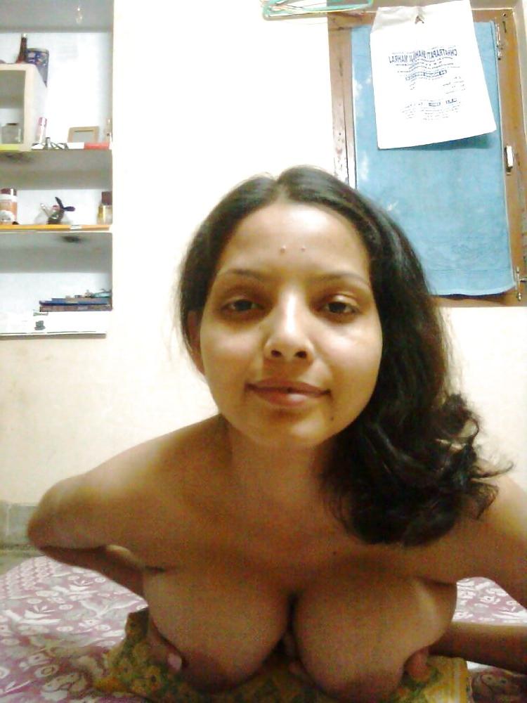 25P Pakistani call girl Asma